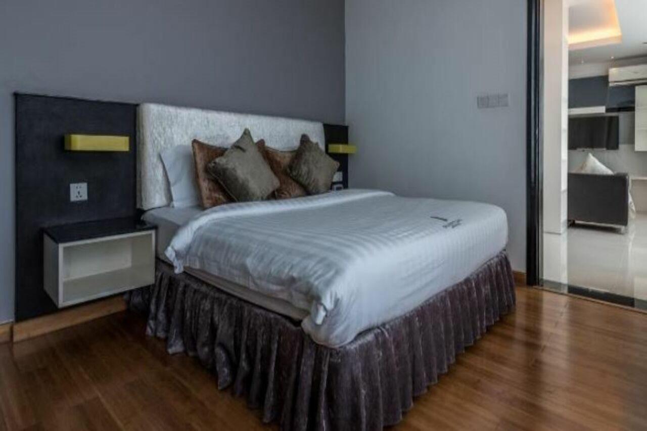 Naki Suites @ Silvertown Phnom Penh Exterior foto