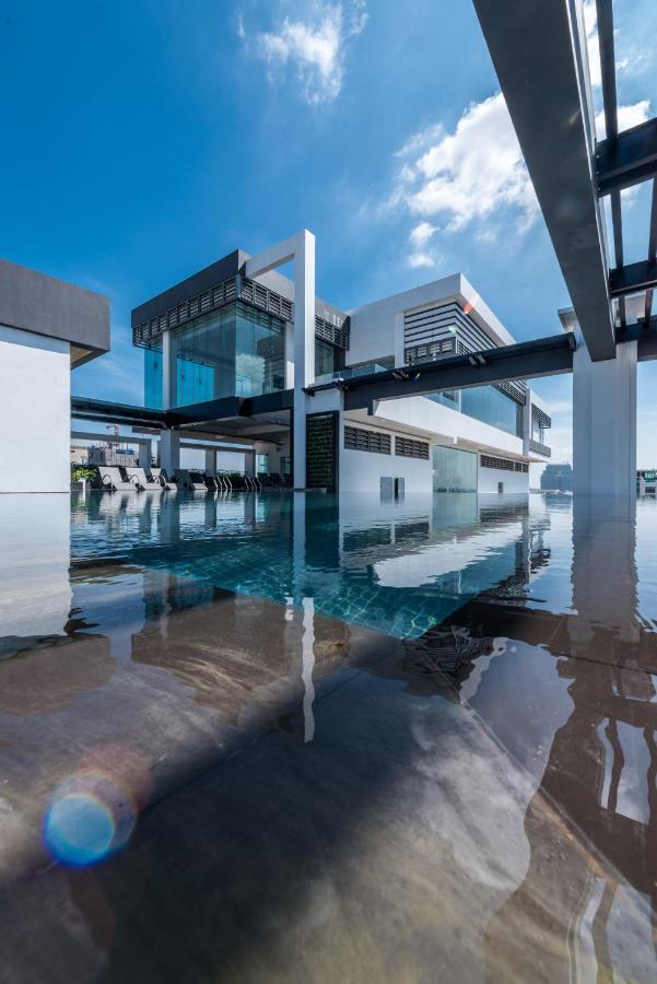 Naki Suites @ Silvertown Phnom Penh Exterior foto