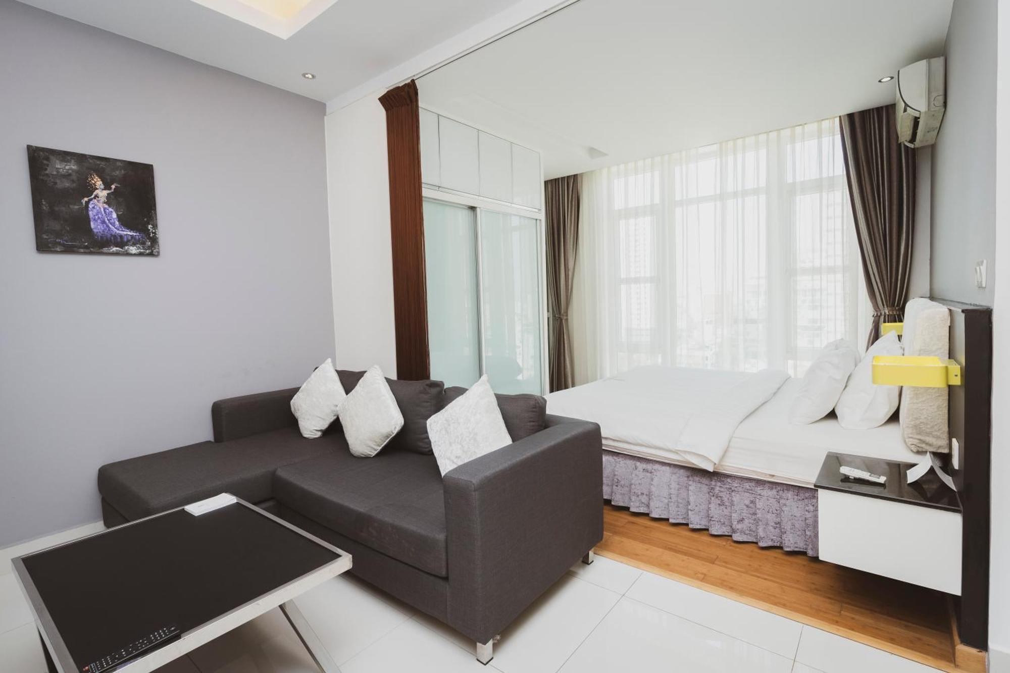 Naki Suites @ Silvertown Phnom Penh Exterior foto